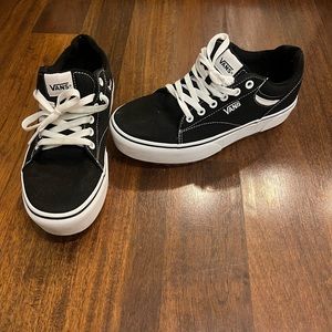Platform black vans